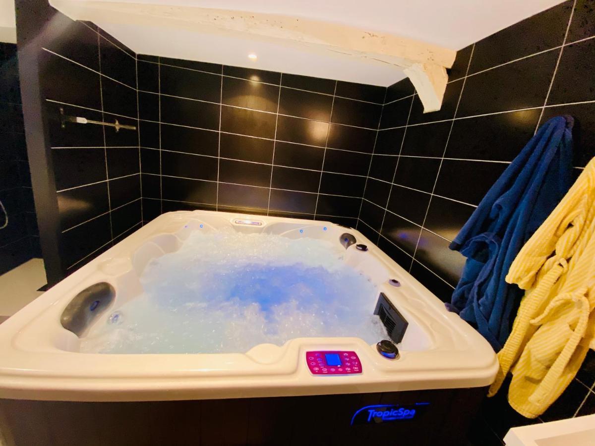Appartamento Escapade Romantique - Jacuzzi Et Parking Prive - 002 Rouen Esterno foto