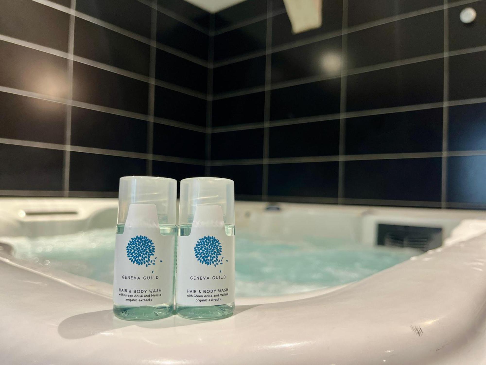 Appartamento Escapade Romantique - Jacuzzi Et Parking Prive - 002 Rouen Esterno foto