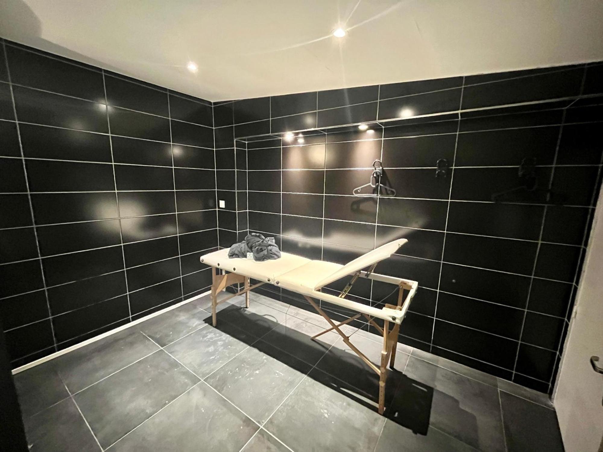 Appartamento Escapade Romantique - Jacuzzi Et Parking Prive - 002 Rouen Esterno foto